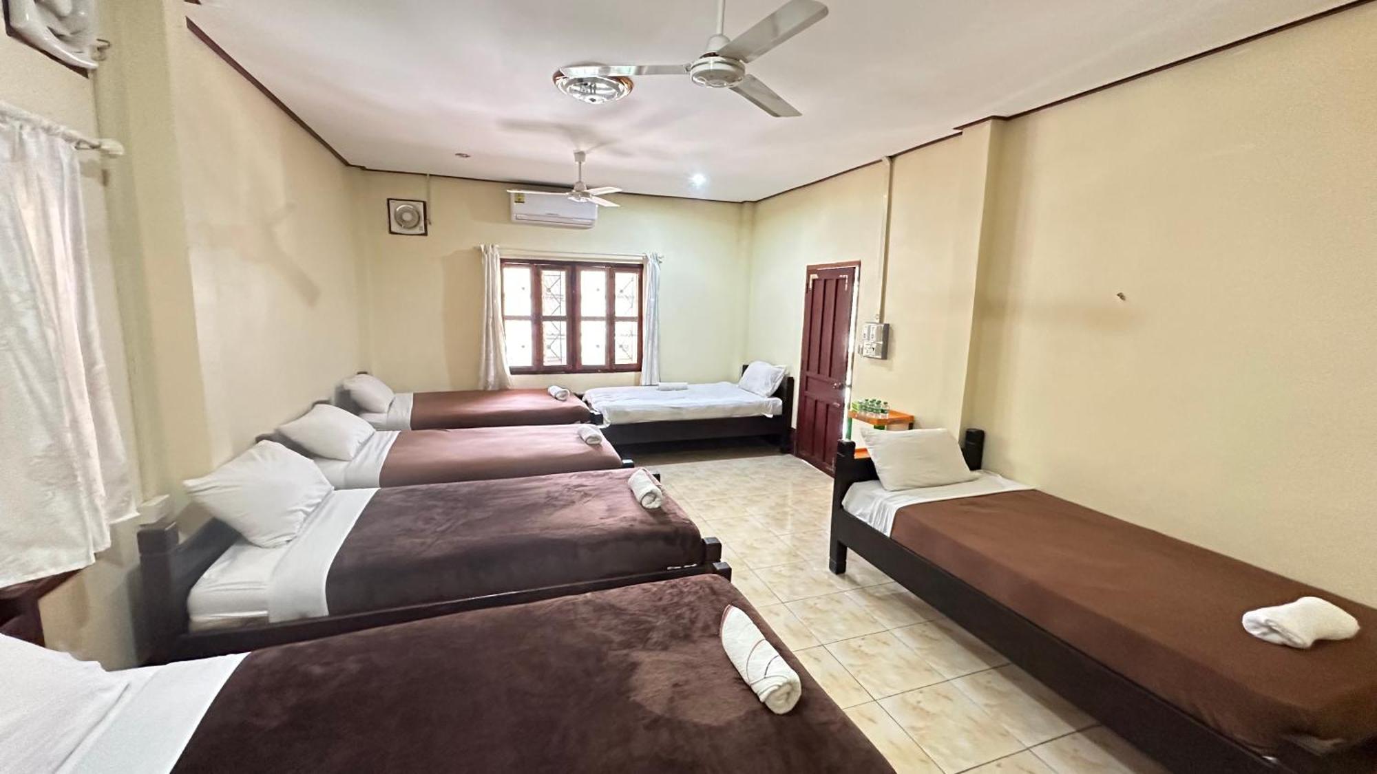 Pakbeng Guesthouse Kültér fotó